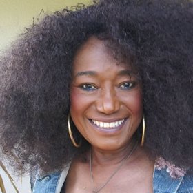 Byla talentovanou zpěvačkou.