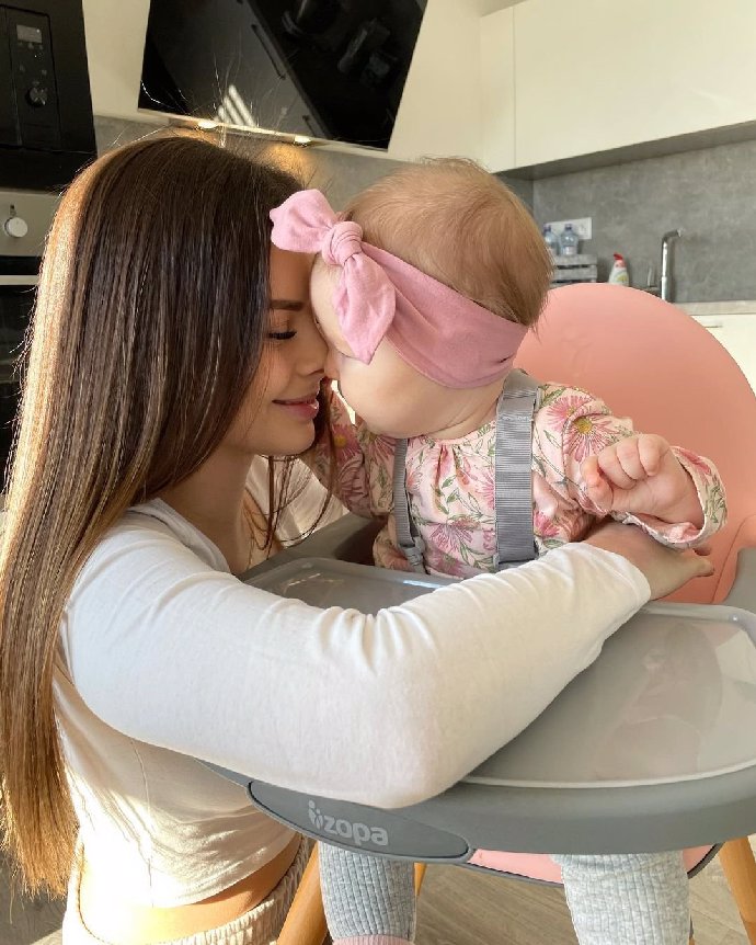 FOTO: Monika Bagárová je krásná maminka. – stránka 475