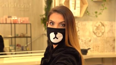 FOTO: Eva Decastelo pod rukama Honzy Kořínka.
