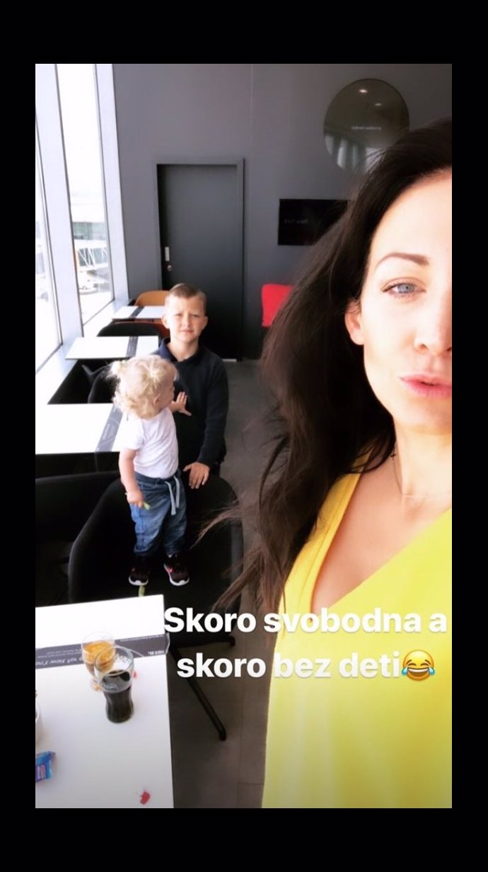 FOTO: Fotka Agáty s dětmi a popisek hovoří za vše. – stránka 3649