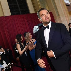 Jeho partnerkami jsou především modelky ve věku do pětadvaceti let.