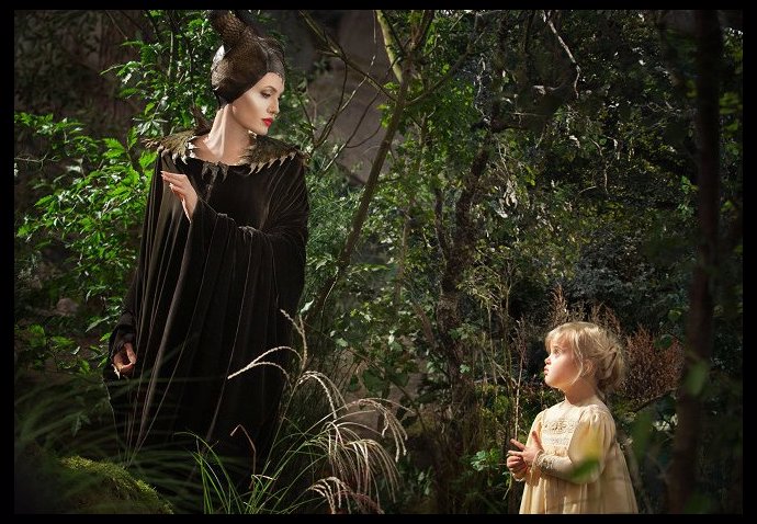 Foto k tématům Zloba - Královna černé magie, Vivienne Jolie-Pitt, Angelina Jolie – stránka 144