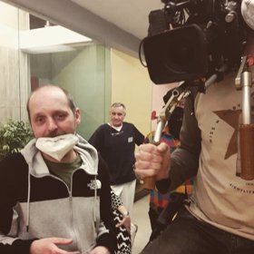 Robert ocenil celý tým, který za seriálem stojí.