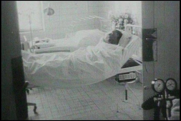 FOTO: Jan Palach zemřel na následky těžkých popálenin 19. ledna 1969. – stránka 86