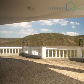 Velká terasa s nekonečným výhledem.