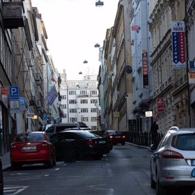 V ulici Ve Smečkách dnes nenarazíte nejen na dealery, ale ani prostitutky.