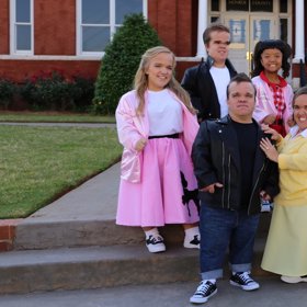 Společnost na potřeby liliputů kašle, ve vlastních domovech ale bojují dál!