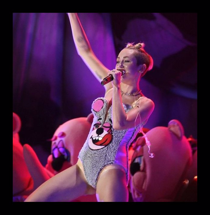 Foto k tématu Miley Cyrus – stránka 243