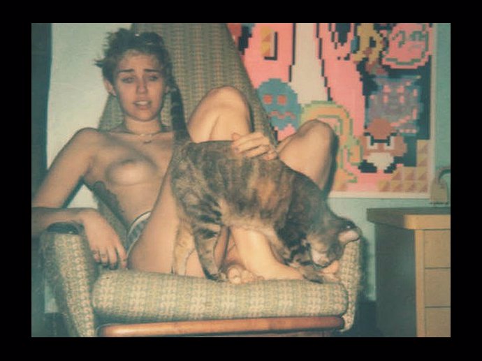 Foto k tématu Miley Cyrus – stránka 189