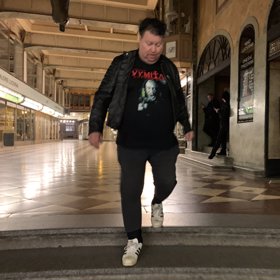 S manželem Timem Tolkkim založili vlastní firmu