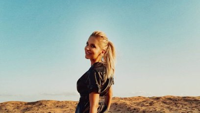FOTO: Zpěvačka Dara Rolins posílá fanouškům milé pozdravy.
