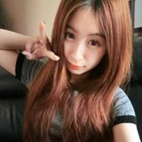 Půvabné dívce se dostalo hnusných reakcí.