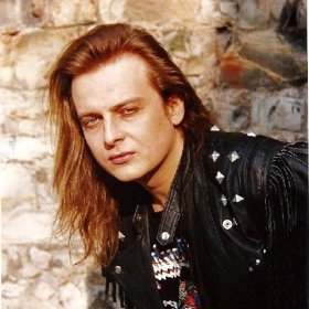 Plánuje velké věci, jak s kapelou, tak sólově.