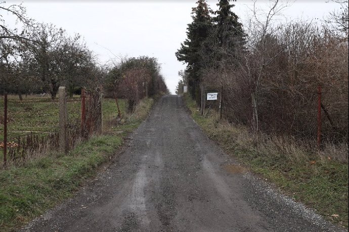 FOTO: Cesta, která vede domů k Jiřímu Dvořákovi. – stránka 823