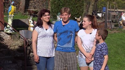 FOTO: Jiří rozhoduje o tom, co bude jeho žena nosit.