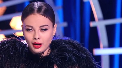 FOTO: Májsky krásnou Moniku vážně zaujal.