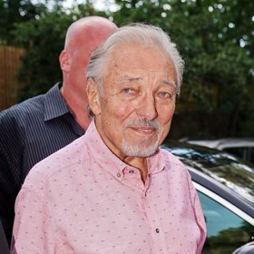 Milovaný zpěvák podlehl leukemii.