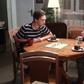 Jan Nedbal a Daniela Kolářová v seriálu Sestřičky Modrý kód.