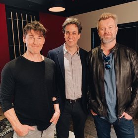 Morten má stále ten chlapecký kukuč.