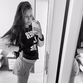 Bývalá královna krásy měla krásnou postavu i v těhotenství.