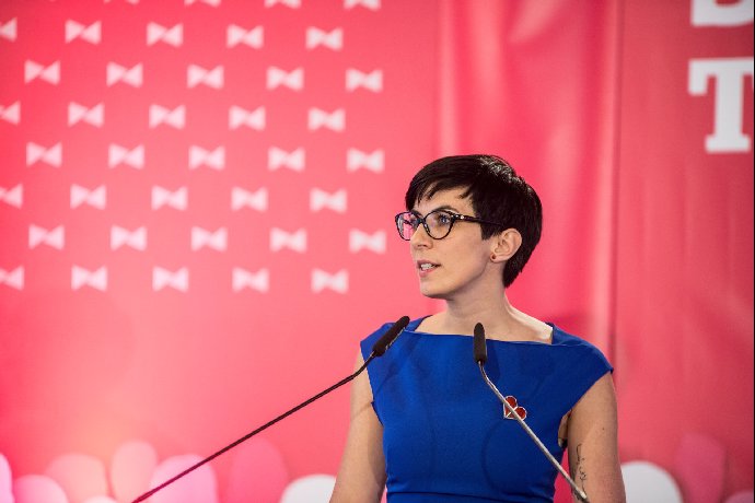 FOTO: Pekarová Adamová naštvala Čínu. – stránka 605