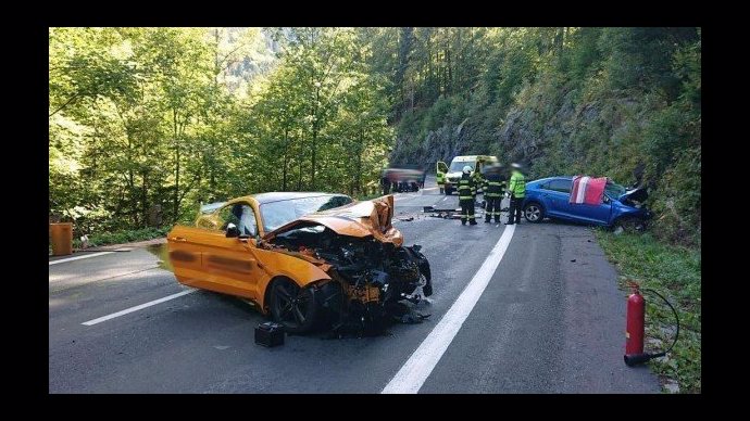 FOTO: Hasiči města Špindlerův Mlýn zasahovali u tragické nehody. – stránka 458