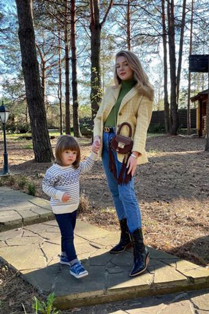 FOTO: Anna se svým synkem Sašou. – stránka 1167