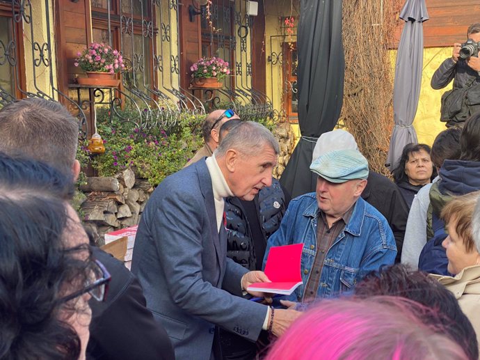 FOTO: Andrej Babiš na mítinku v Oseku. – stránka 1049