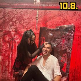 Během natáčení videoklipu.