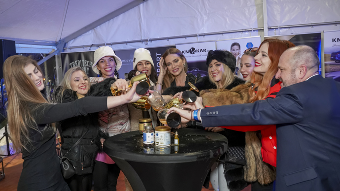 FOTO: Alkohol tekl proudem. – stránka 682