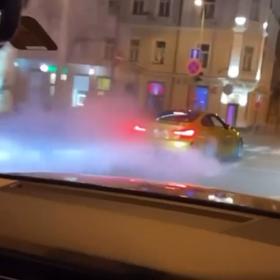 Řidiči se nejspíš vzhlédli v sérii Rychle a zběsile.