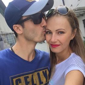 Michaela žije s manželem Šimonem v Rusku.