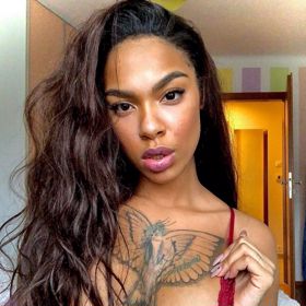 Angie Mangombe má rozhodně co nabídnout. 