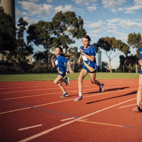 Vyberte vítězný tým a pomozte vrátit děti ke sportu