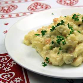Vánoční bramborový salát je klasikou.