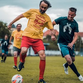 Film je o dvojici, která se přestěhuje na venkov.