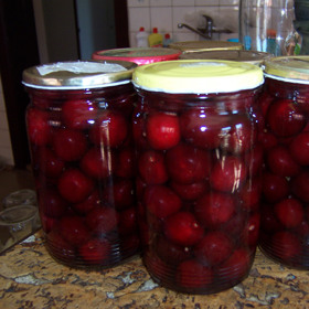 Vynikající je třešňový kompot.