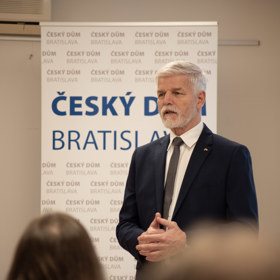 Prezident Petr Pavel na své první zahraniční cestě. 