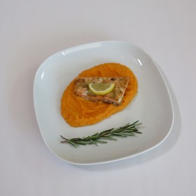 Jako hlavní chod připravila rybu v troubě.