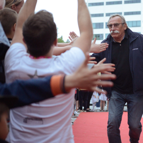 Pavel Zedníček se k fanouškům choval velmi přátelsky. 