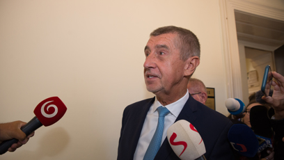 FOTO: Andrej Babiš byl pod náporem dotazů přítomných novinářů.