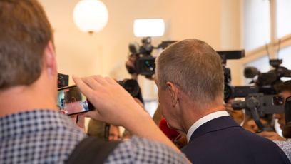 FOTO: Andrej Babiš odpovídal na nepříjemné otázky.