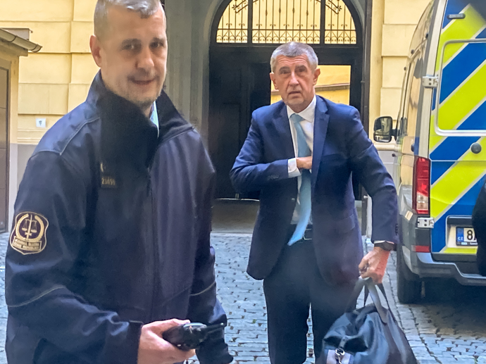FOTO: Dnes je pro Andreje Babiše velký den. – stránka 1141