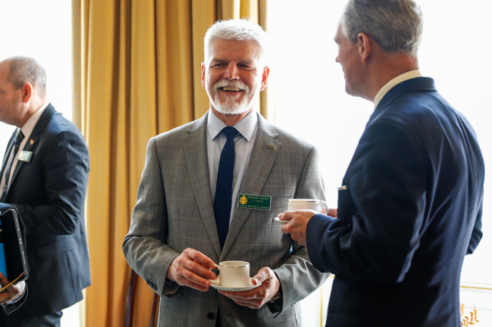 FOTO: Petr Pavel je velmi žádaný společník. – stránka 2624