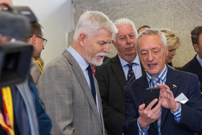 FOTO: Prezident Petr Pavel měl v Londýně velmi nabitý program. – stránka 2614