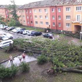 Na Moravě se přehnala bouře s kroupami o velikosti tenisových míčků.