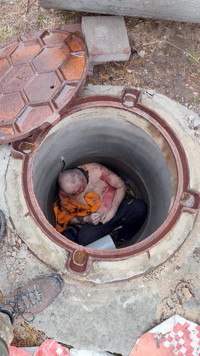 FOTO: Ukrajinští obyvatelé po masakru v Buči. – stránka 1169