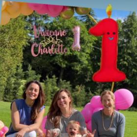 Malá Vivienne Charlotte slaví 1. narozeniny. 