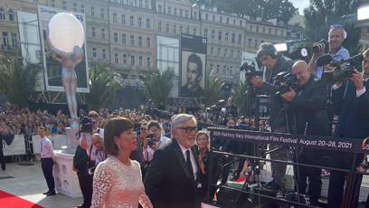 FOTO: Jiří Bartoška s partnerkou Andreou.