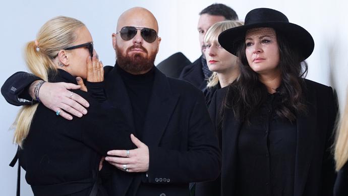 FOTO: Nejdojemnější momenty z pohřbu Honzy Pokorného. – stránka 685